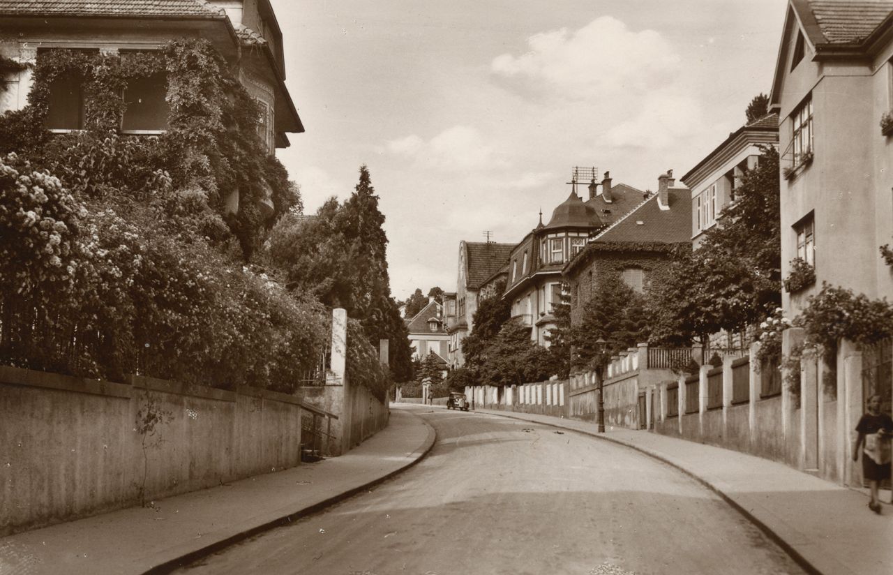 Ulica Adolfa pl. Mošinskoga, gradonačelnika Zagreba 1892-1904. godine (današnja ulica Vladimira Nazora), oko 1930. godine